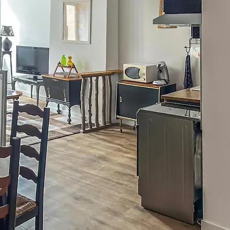 2 Bedroom Stunning In Apartment Pradelles