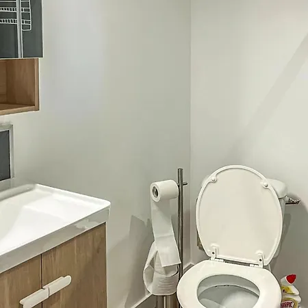 2 Bedroom Stunning In * Pradelles