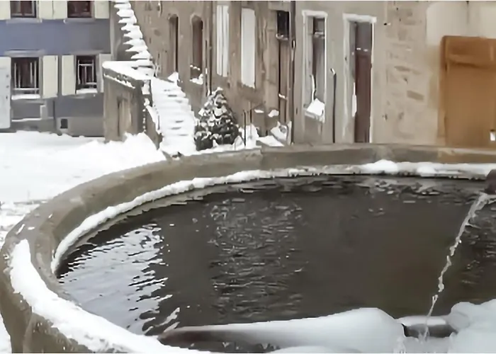 Nice Apartment In Pradelles With Wifi *